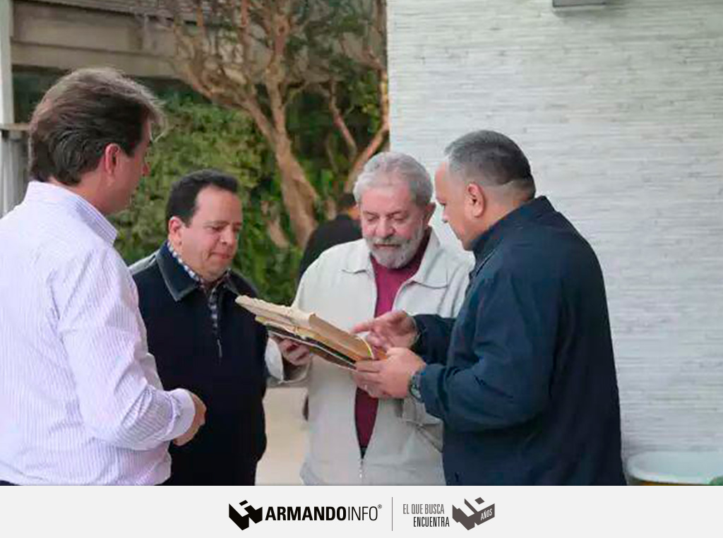 ArmandoInfo's tweet photo. ¿Cómo se vinculan Joesley y Wesley Batista, dueños de la brasileña JBS, dedicada a la producción de alimentos, con la desconocida empresa venezolana, A&amp;B Oil and Gas, escogida por Pdvsa para desarrollar operaciones mixtas? Te contamos👇🏻
https://t.co/1bPaXeUJn6 https://t.co/pyJsudM60j