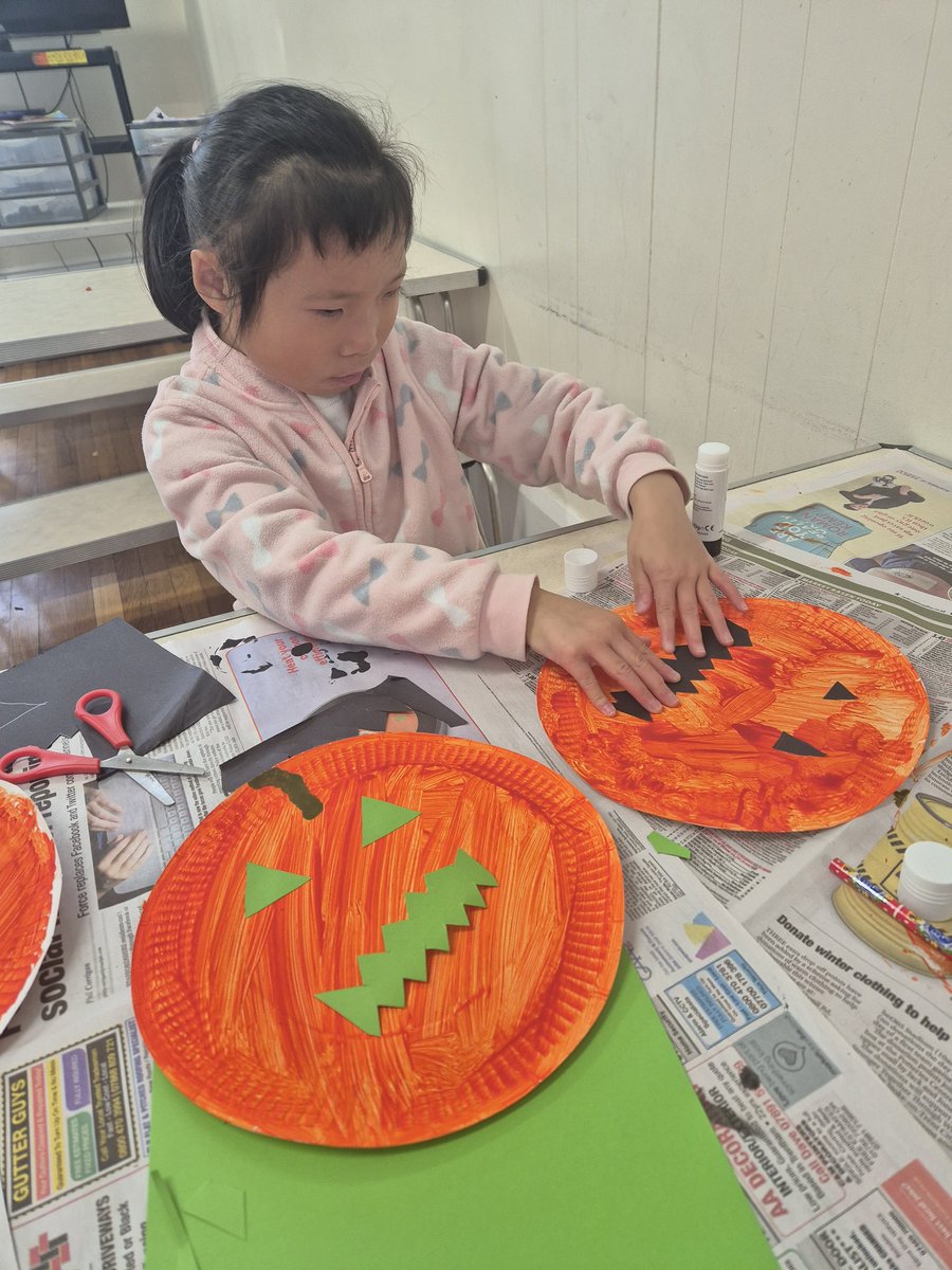 Edenhurst Edventures (@epsedventures) on Twitter photo This morning, we have been busy in the kitchen making spooky pizzas and this afternoon we finished our pumpkin plates ππ #EPSachieve #EPSInspire #holidayclub <a href="/EPSHead/">Emma Mousley</a> This morning, we have been busy in the kitchen making spooky pizzas and this afternoon we finished our pumpkin plates ππ #EPSachieve #EPSInspire #holidayclub <a href="/EPSHead/">Emma Mousley</a>
