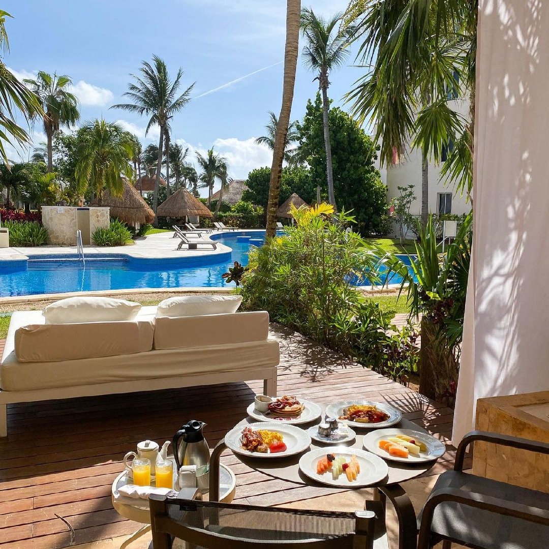 TheExcellenceCo's tweet photo. Breakfast bliss awaits at our luxury resorts! Enjoy the flavors of paradise as you bask in the beauty of nature. #TheExcellenceCollection #LuxuryRetreat #GourmetBreakfast
📷 Princess J
📷 Rob S
📷 Robert G
📷 taydanae https://t.co/43NKDajzcv