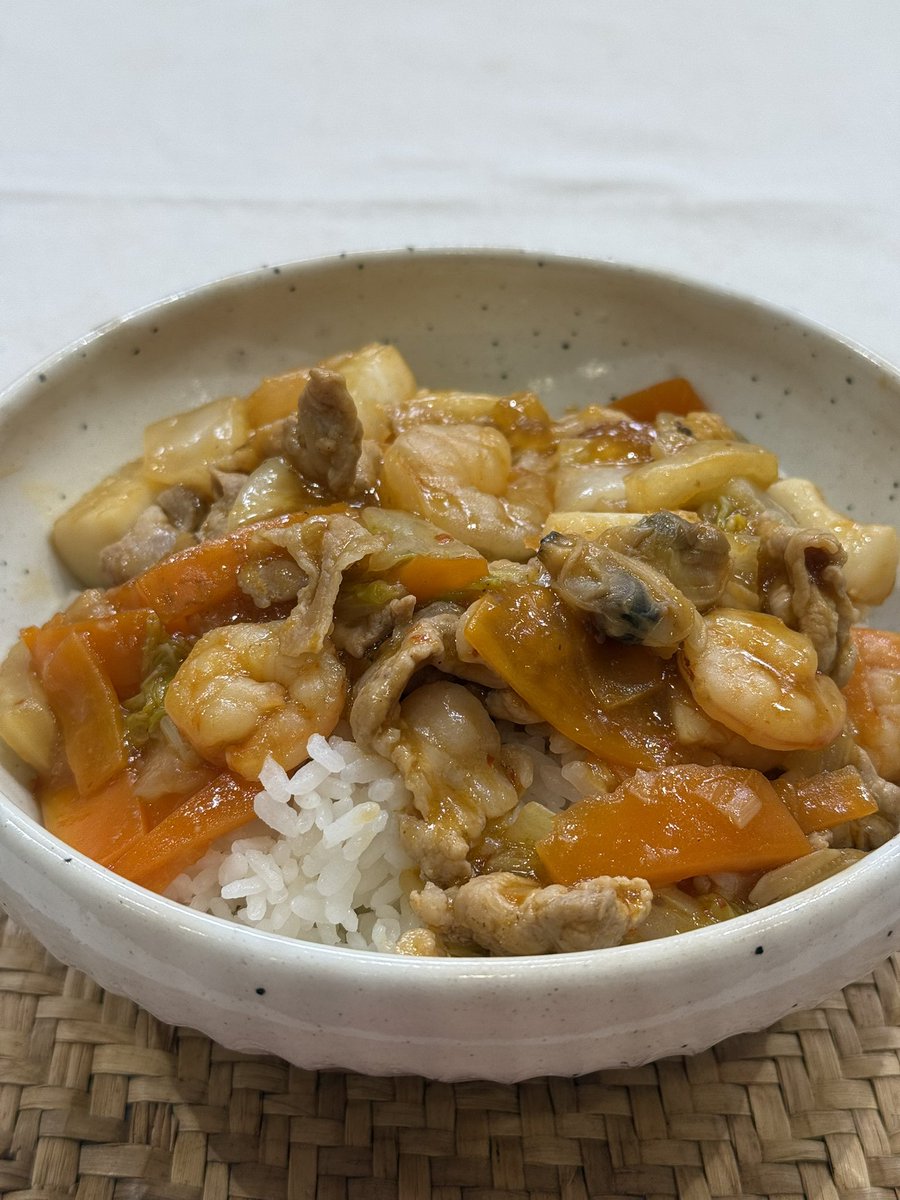 ピリッとやぶちゃん飯 ありがとうございました！！ 麻婆中華丼を作り