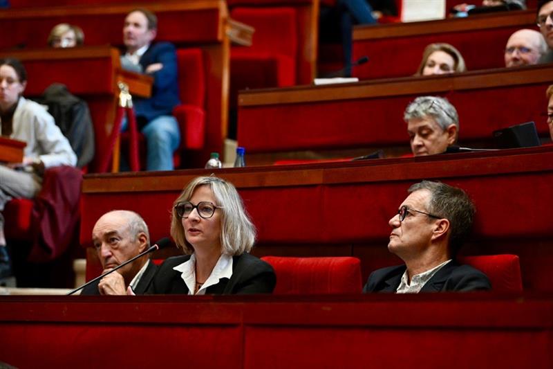 🔴Séance plénière | Rapport annuel sur l'état de la France 2024  

Débats entre les principaux leaders syndicaux, patronaux et associatifs avec notamment Gildas Bonnel (<a href="/FondationNH/">Fondation Nature Homme</a>), <a href="/Maelle_FAGE/">Maëlle Nizan</a> (<a href="/La_FAGE/">FAGE</a>),  <a href="/EChenut/">Eric Chenut</a> (<a href="/mutualite_fr/">Mutualité Française</a>), et Patricia Drevon (<a href="/force_ouvriere/">force_ouvriere</a>)