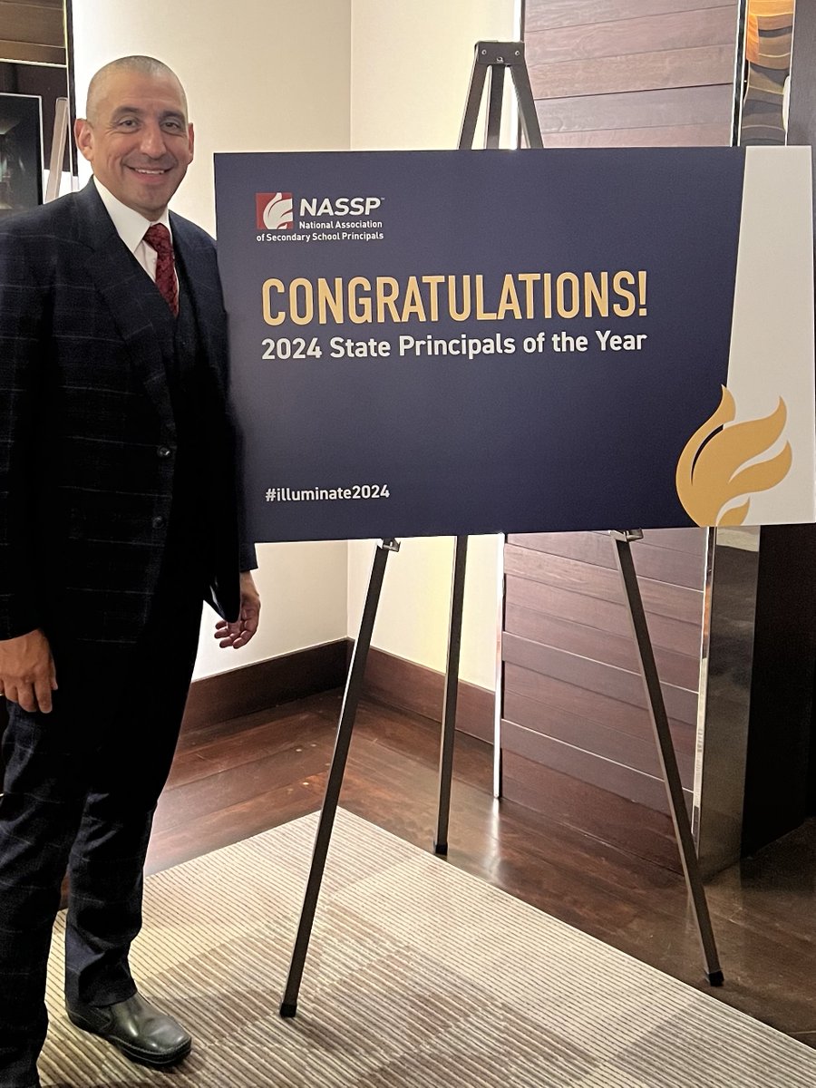 Wisconsin Secondary Principal of the Year, Santiago Navarro, was honored at the NASSP State Principal of the Year Celebration in Washington, D.C.