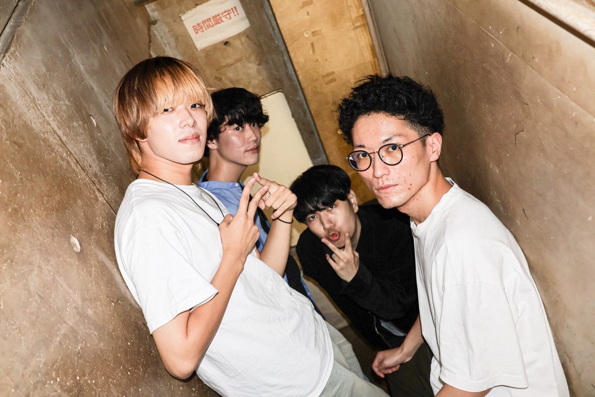 old_cinnamon's tweet photo. 2024.10.23 at 北堀江 club vijon
_____________

1.ウェルメイド
2.スピーカー
3.フィクション
4.歌って帰ろう
5.鴉の塔
6.セピアに染まる
7.散々
_____________

22周年おめでとうございます㊗️
ありがとうございました！ https://t.co/rTKW0tDeDT