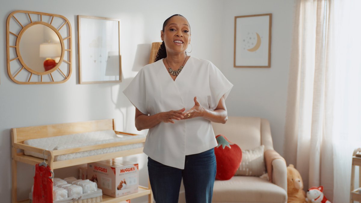 VitaPictura's tweet photo. Brand new commercial campaign for @Huggies in collaboration with @crichmedia, Madia Hill Scott, and the @GroupBlack_Co agency.
.
.
#vitapictura #huggies #groupblack #winnienoah #commercial #babycare #babyproducts #parenting https://t.co/ThUXB9cjyq
