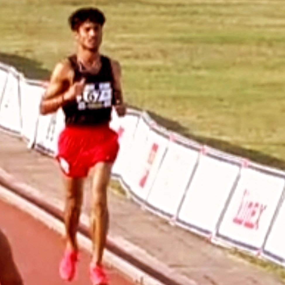 ChandraShe33315's tweet photo. 🚨NEW NATIONAL RECORD 🚨
ChandraShekhar 🇮🇳 set new national record of 8.42s in the Men's 3000m in 
Congratulations Chandra Shekhar 
#indianathletics #indianathlete #indian #trackandfieldlife #3000m #nationalrecord #Muhammadanas #trackandfield #tracklife #teamindia #track #sports https://t.co/uQKQu3fZGb