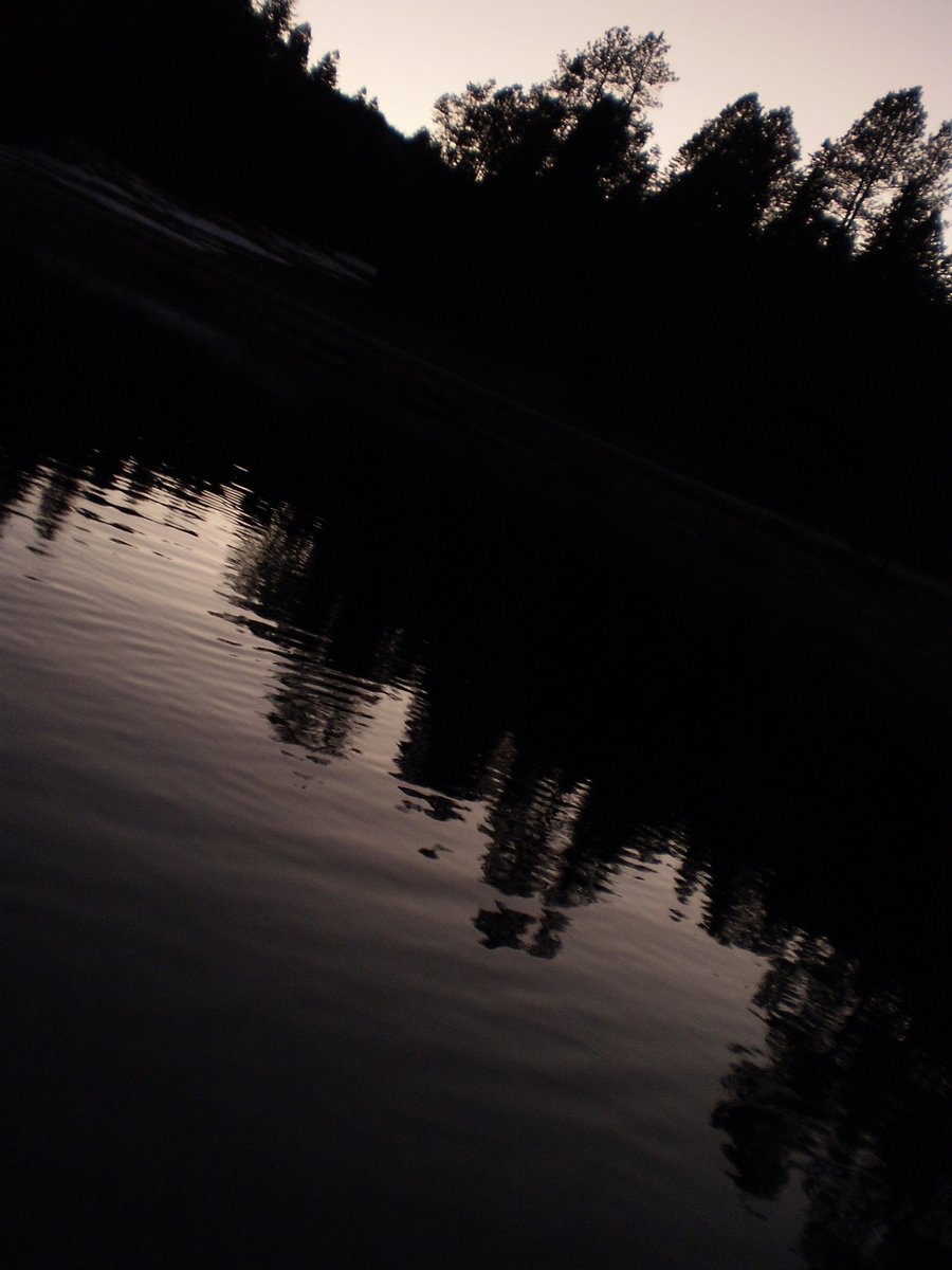 OON_Lifestyles's tweet image. Life&apos;s ripples mirror our journey, reflecting beauty within...

#mountainlife #lifeisfullofreflection #treereflection #pond #tranquility