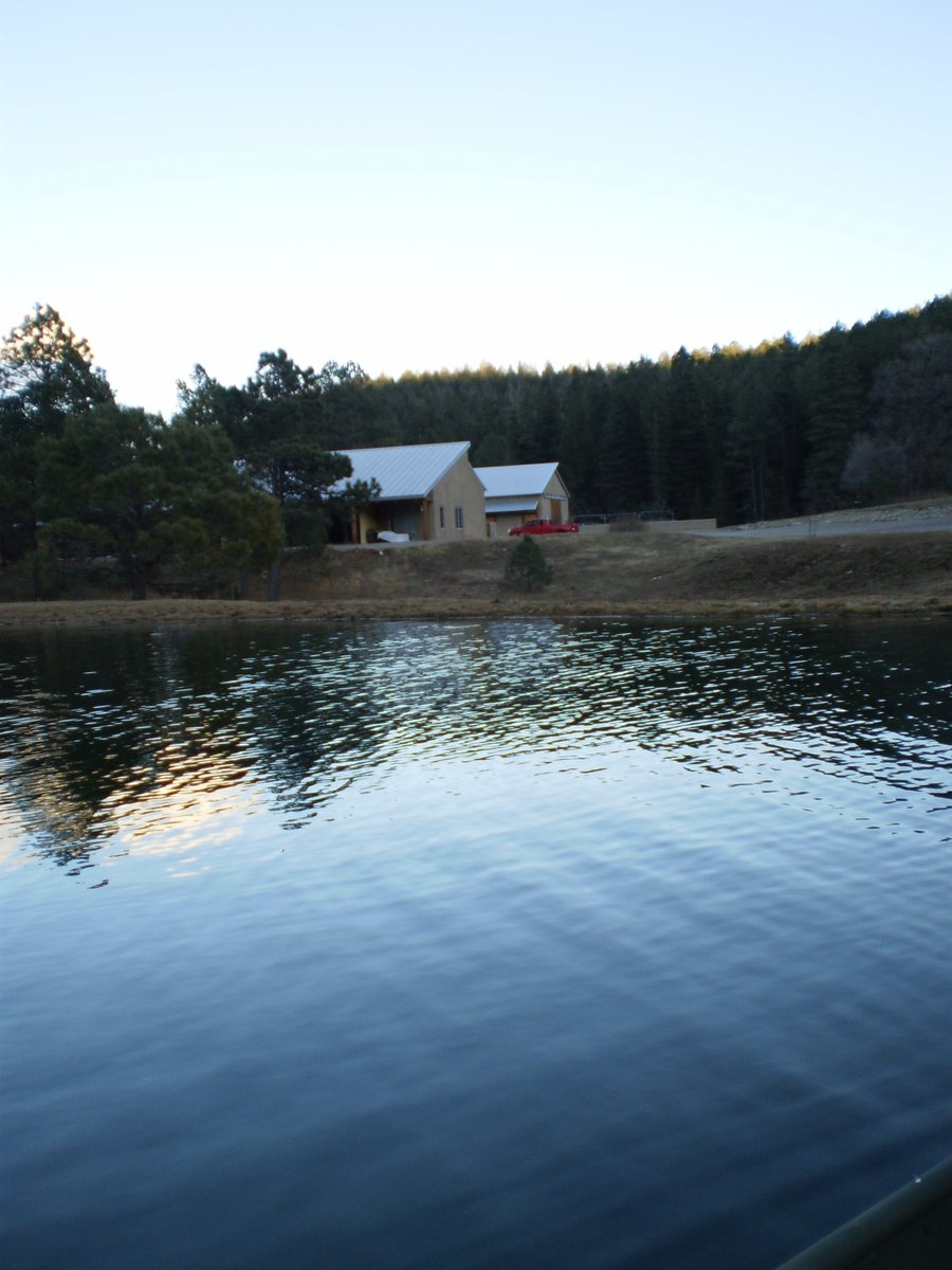 OON_Lifestyles's tweet image. Life&apos;s ripples mirror our journey, reflecting beauty within...

#mountainlife #lifeisfullofreflection #treereflection #pond #tranquility