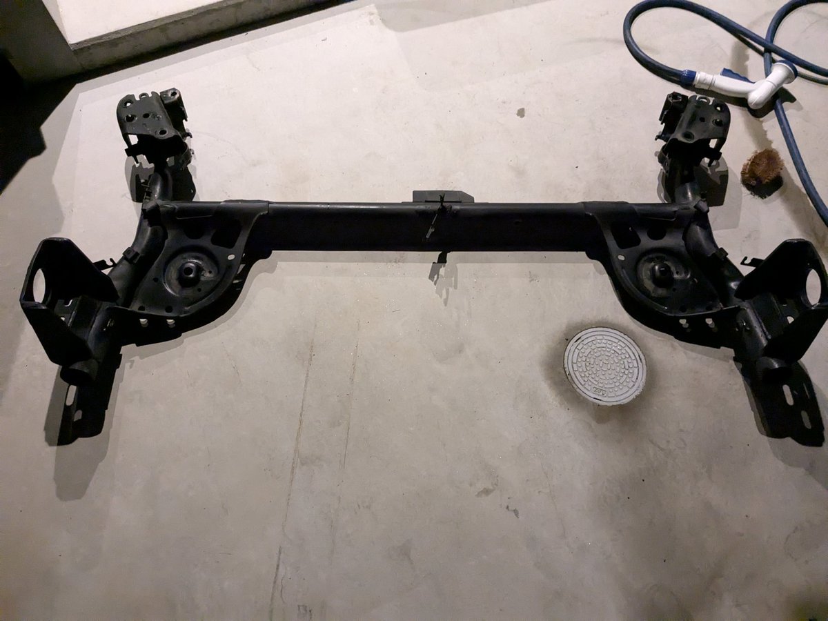 tryuu7102's tweet photo. （買い手募集）ｊラインリアアクスルz12キューブ用キャンバー角５°　４０センチ上げ
c11ティーダ　y12ウイングロードなども使えます当方はウイングロードに使用
4万円希望
大物なので送料がかなりかかるので引き取りでも可能です（香川県） https://t.co/qJkkN4SWZz