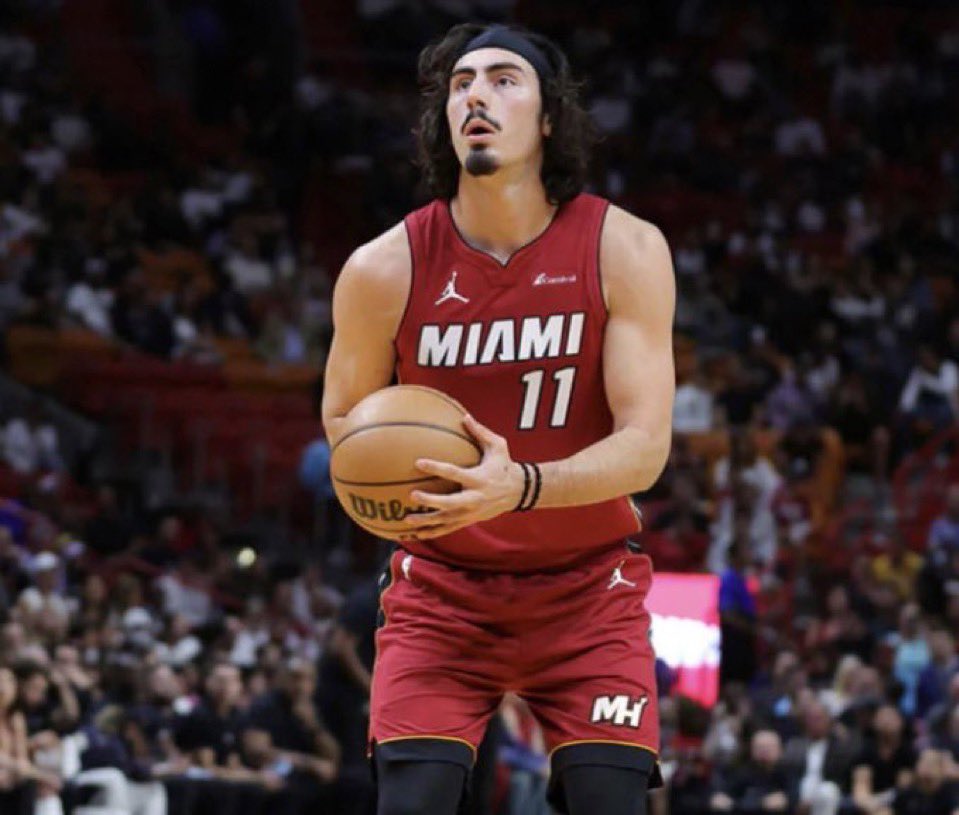 Alex Caruso tweet media
