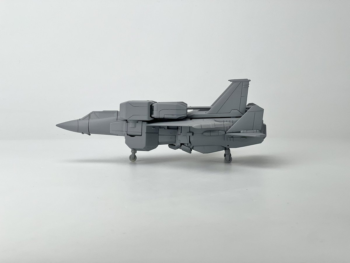 fans_hobby's tweet photo. See MB-32 prototype in grey colour - Aircraft mode, also with the scale comparison with other FH items!
#fanshobby #thirdpartytransformers #mb32 https://t.co/Eyeo7uXc3Z