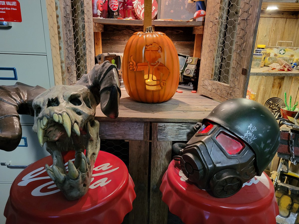 SirNickJustice's tweet photo. @Fallout #FalloutDay

Happy #FalloutDay! 🎃 Kicking off Halloween in the wasteland with our freshly carved Vault-Boy pumpkin, thanks to the stencil from @bethesda! It’s all set up in our Fallout-inspired bar, ready to light up the spooky season in #Fallout76. https://t.co/6U2HbfS8Kh