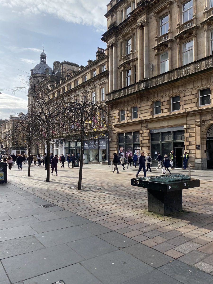 Great day in Glasgow with the Higher and Advanced Highers today! Lots of great human fieldwork techniques from this bunch 👌 🏙️ 📋 🖊️ 🌍 <a href="/LesmahagowHigh/">Lesmahagow High School</a>