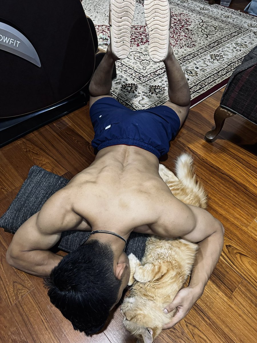 JamalThaRebel's tweet photo. dah off gym 2 minggu bro, tmrw we getting locked tf in π #JonTheCat #JonnyBones https://t.co/oFxjF5TD2I