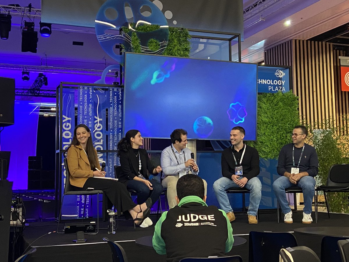 gasb_synbio's tweet photo. We saw a wonderful panel discussion with our Vice Head @Caaro_Elizondo representing #GASB🗣️! #SynBio communities offer unique opportunities for local students, iGEMers, PhDs and science enthusiasts🧬. Its great to exchange the delights and challenges of running an organization! https://t.co/CIB7j6jiTM