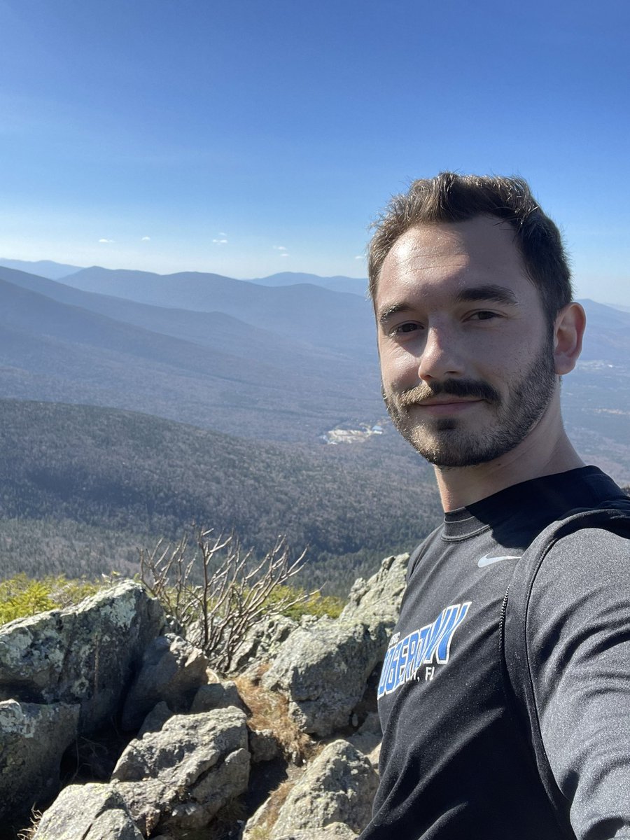 ItsSteammm's tweet image. Touching grass and rocks