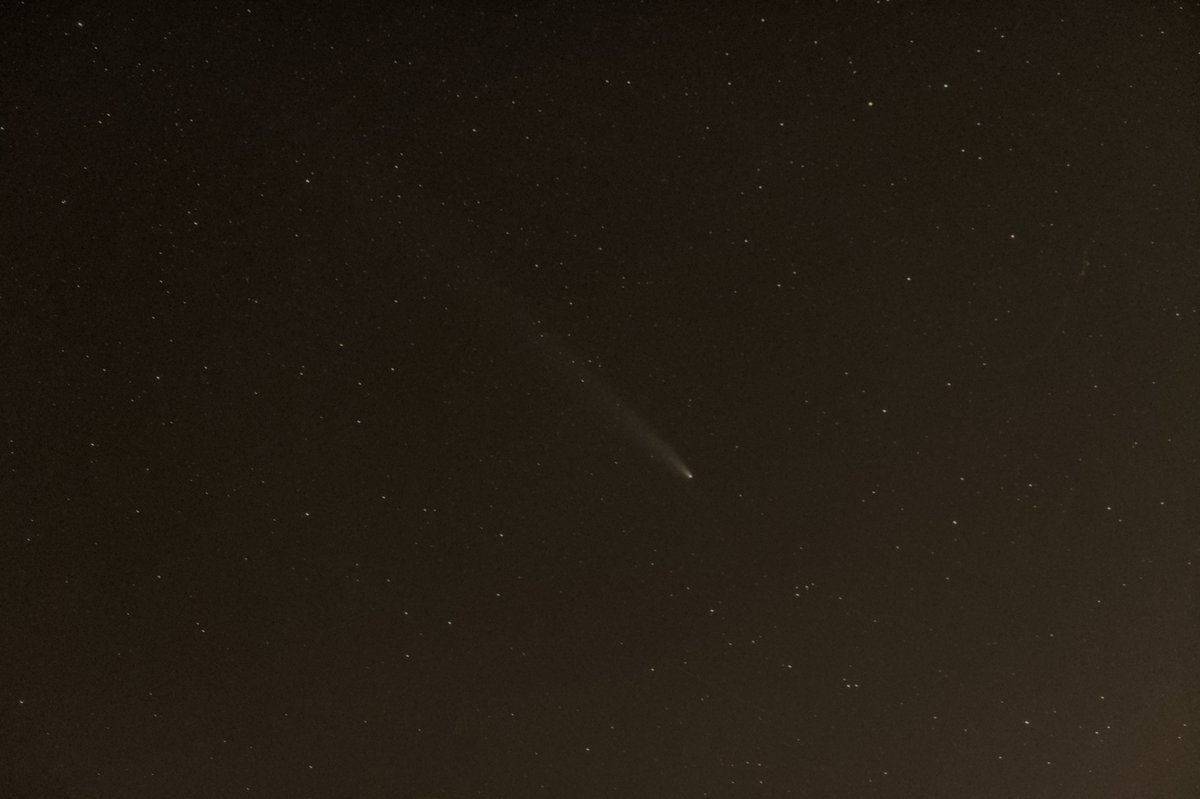 dwnstrmr's tweet photo. A faint smear can be seen where the bolide flew, probably dust and plasma.  Taken a few seconds after the first photo from the same place. https://t.co/LG5nNxQWPe