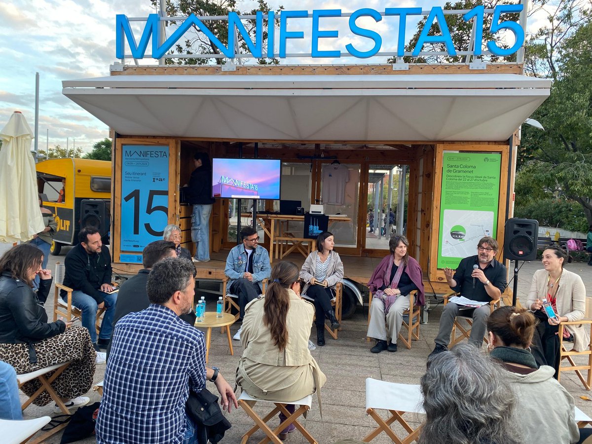 creantjuntes's tweet image. Ahir va començar la #FocusWeek de Santa Coloma de Gramenet del Festival #Manifesta15 
A la taula rodona, artistes participants a la Biennal vam parlar d'art, ciutat, natura i comunitat #imaginantfuturs 🌿🌻🌍🎨🖌️
