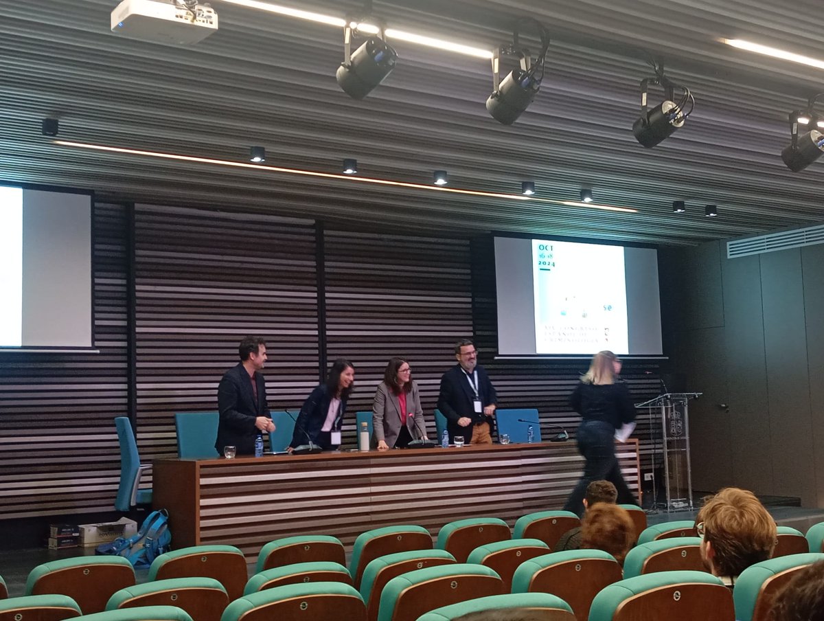 Crímina UMH (@criminaumh) on Twitter photo 💡La semana pasada, en el XIV Congreso de Criminología de Cáceres, la investigación de Sandra Pérez del proyecto <a href="/IusMachina/">Ius_Machina</a> fue galardonada con el premio a mejor póster del congreso, el cual hablaba de las actitudes y percepciones sobre el juicio algorítmico.
¡Enhorabuena! 👏👏 💡La semana pasada, en el XIV Congreso de Criminología de Cáceres, la investigación de Sandra Pérez del proyecto <a href="/IusMachina/">Ius_Machina</a> fue galardonada con el premio a mejor póster del congreso, el cual hablaba de las actitudes y percepciones sobre el juicio algorítmico.
¡Enhorabuena! 👏👏