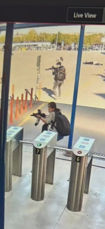 Two terrorists suspected of belonging to the PKK (Kurdistan Workers' Party) have attacked a Turkish aerospace factory in Ankara.

The two attackers used AK-74 rifles as well as explosives, which are detonated in one of the videos above.

#Turkey