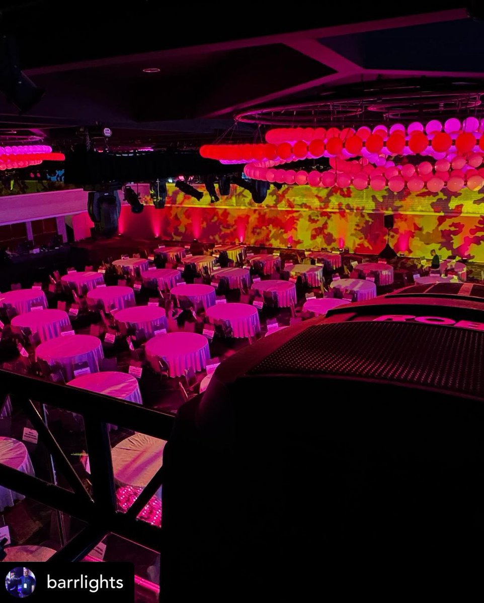TheRobeWay's tweet photo. Lighting up the HACR Symposium at the New York Marriott Marquis in NYC with Barr Lights & a rig using @Robelighting #BMFL & #Tarrantula luminaires.
#therobeway #robelighting #robeintherig #barrlights #eventlighting #eventdesign https://t.co/JffVkPfLGL