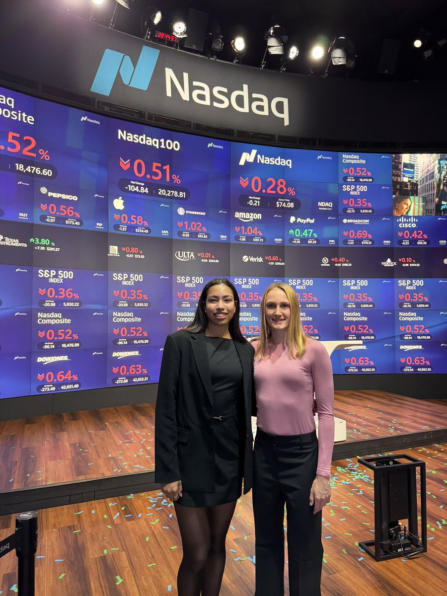 ButlerUWBB's tweet photo. Nasdaq Marketplace. 🍎🏙️ https://t.co/5FmjcAHcEI