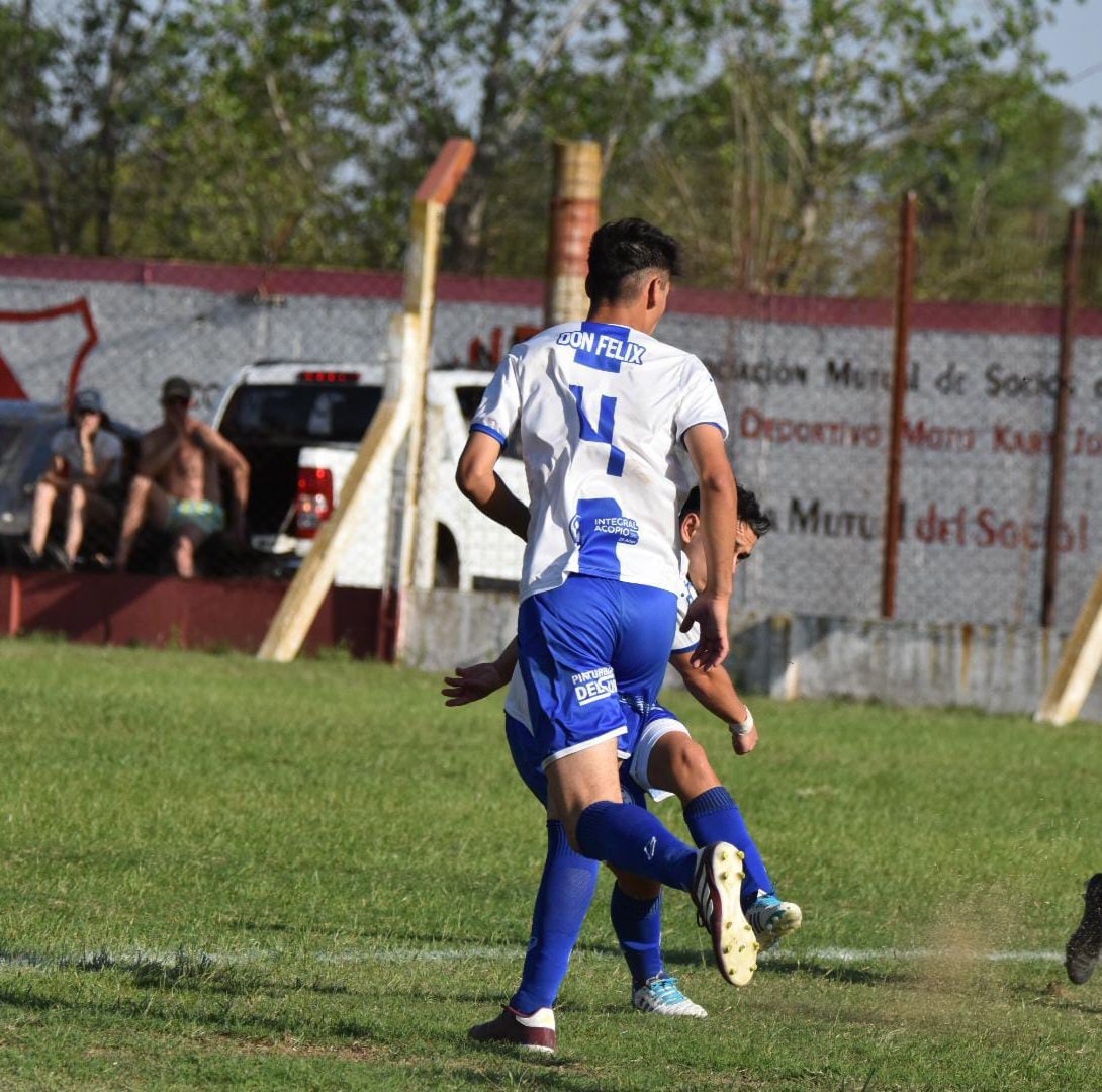 Avalle_Valentin's tweet photo. Directo a semis💙⚽️ Vamos25💙 #LIGAGENERALROCA🏆  @atletico_25 💙 https://t.co/ZzAkJpAg0r