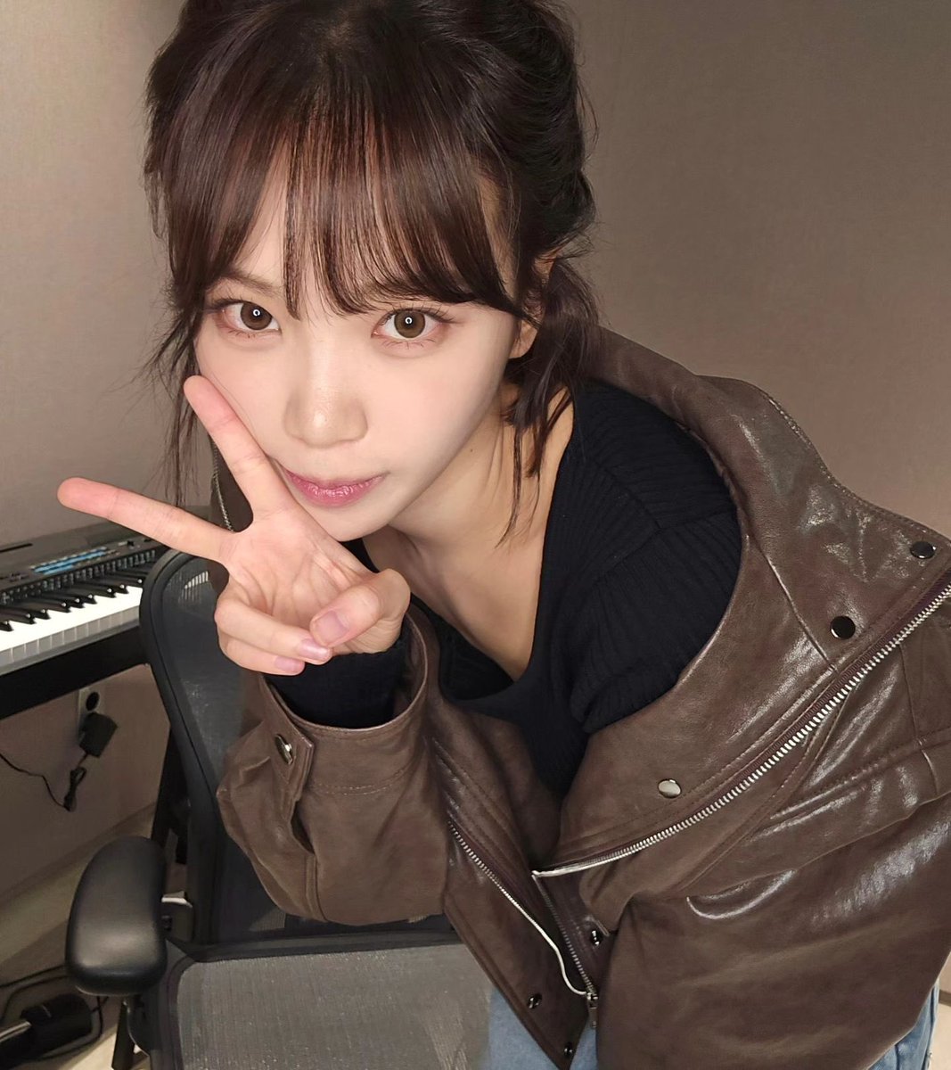 Zeeroo____'s tweet photo. 😍😍🤎🤎🤎
#KIM_CHAEWON
#LE_SSERAFIM https://t.co/Vdvjj3j4sS