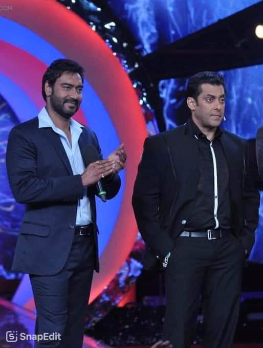 "أجاى ديفجان" سيكون ضيف سلمان خان في برنامجه #BiggBoss18 يوم السبت القادم من أجل الترويج لفيلم #SinghamAgain وأيضاً سيتم الإعلان رسمياً عن ظهور "تشولبل باندى" في الفيلم 🔥❤️✨ #SalmanKhan #AjayDevgn
