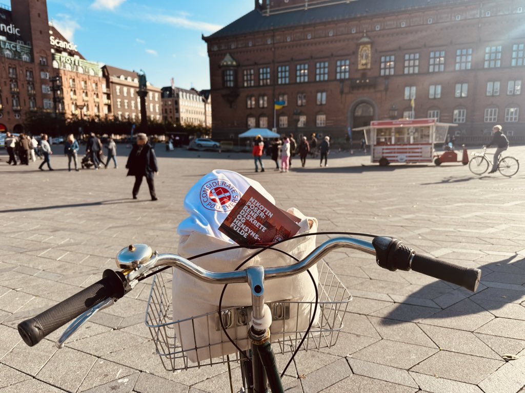 cpouchers's tweet image. Did you catch us in Denmark? 🇩🇰 

We were on the streets of Copenhagen to gather support for a smart policy on #pouches #snus