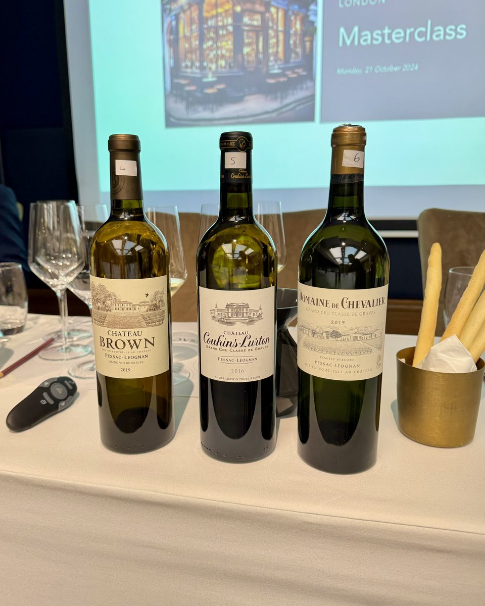 LadyCWine's tweet photo. A recent masterclass @67pallmall London, tasting some wines from iconic estates such as Château Malartic-Lagravière, Domaine de Chevalier, Château Couhins-Lurton, and Château Carbonnieux, highlighted the unique terroir and signature style that define Pessac-Léognan. Cheers 🥂💫 https://t.co/cLKswnOZ13