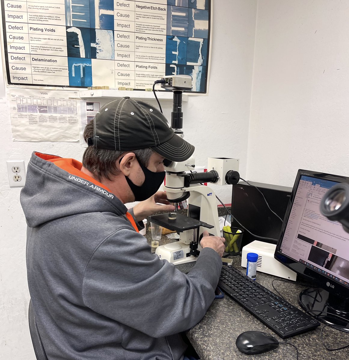 GorillaCircuits's tweet image. 🔍 Inside PCB Fabrication: Cross-Section Analysis 🦍
Meet Dennis, our dry lab expert, who plays a critical role in our #PCBFabrication process. By creating cross sections of PCBs, Dennis helps us study, analyze, and enhance the quality and reliability of every board we build.⚡️