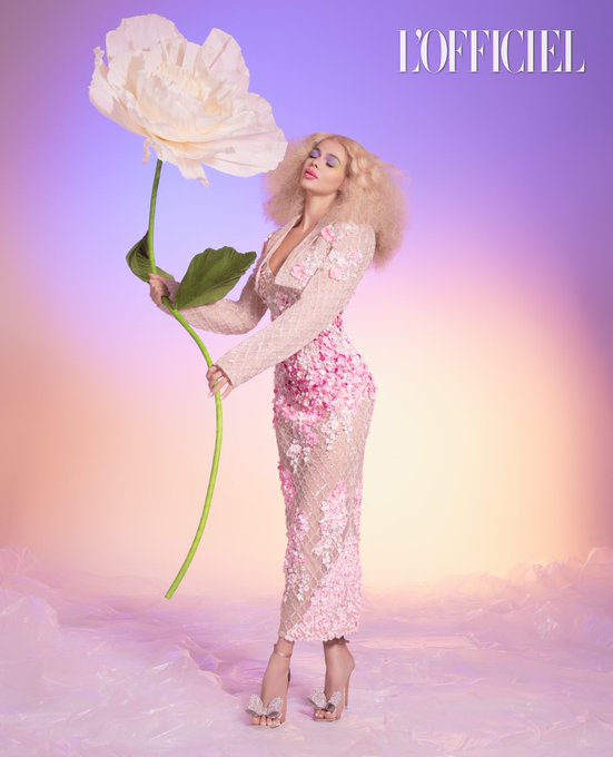 Watch Sapphire Howell's leaked NSFW photo on TwXstars