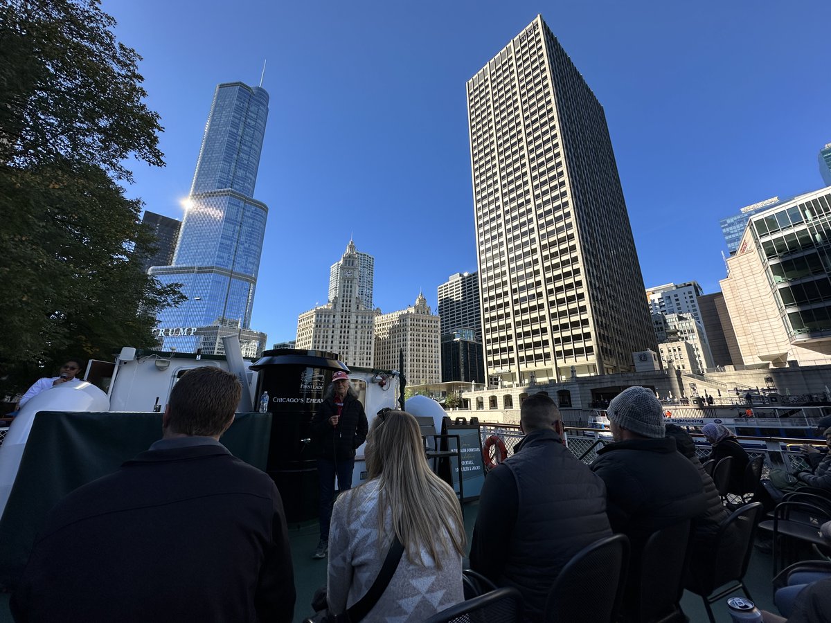 AutumnCONSTR's tweet photo. MCA Chicago’s Young Professionals group enjoyed one of the top-rated boat tours in the country during their Fall YP networking event, soaking in the iconic sights along the Chicago River. Great event!

@chicago_mca #mechanicalcontractor #hvacservice #ChicagoHVAC https://t.co/A3hRwAmizj