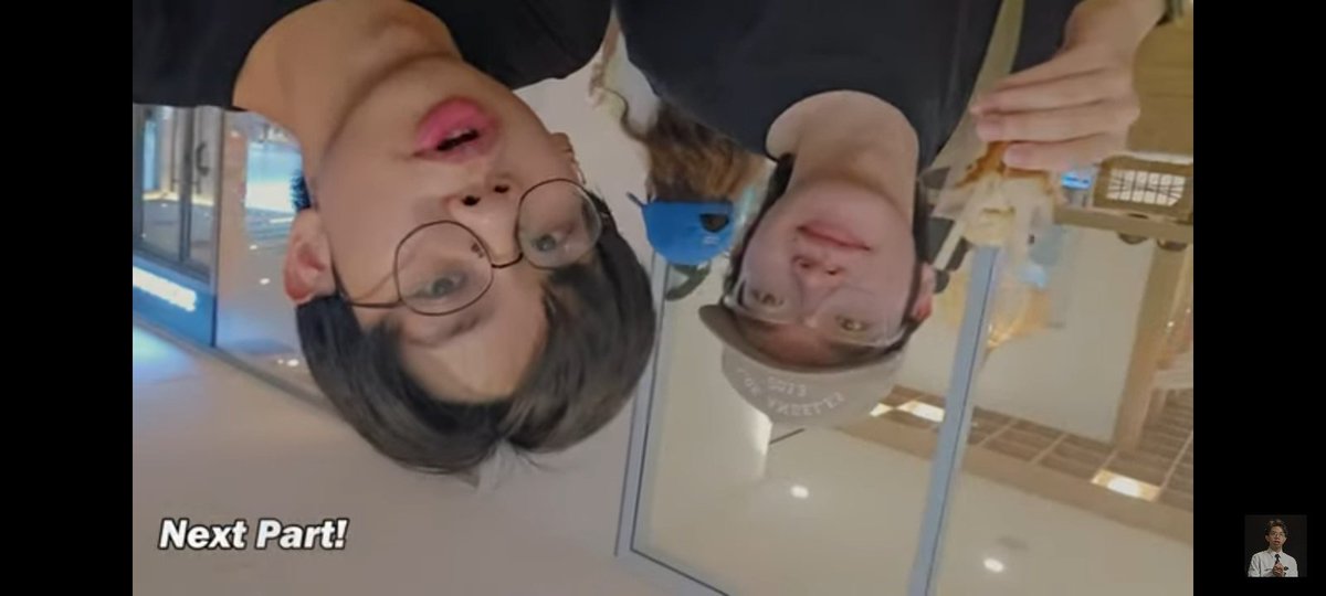 gtaegyu's tweet photo. Bro berpikir kita adalah kelelawar.. (kameranya kebalik-! π) Habis rewatch vlog axebong πΌ info part 2 kak kevvvvv
#imkevin #Midweek_with_Axelbong #KLOG_Part3 https://t.co/eR8fp0veFx