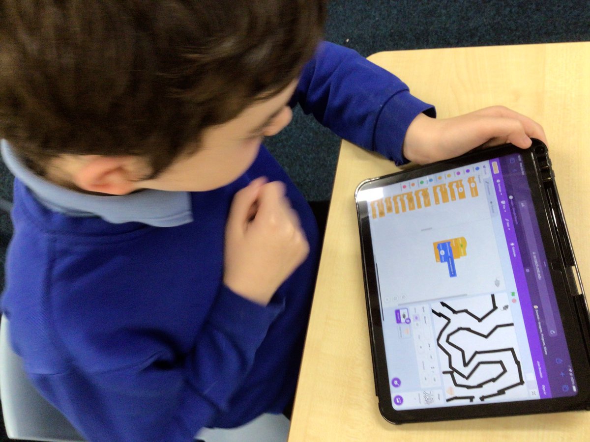 smaaanews's tweet photo. Coding a maze and chase game using scratch in coding club #smaaaComputing #smaaaextracurricular https://t.co/eee1Wmn1ot