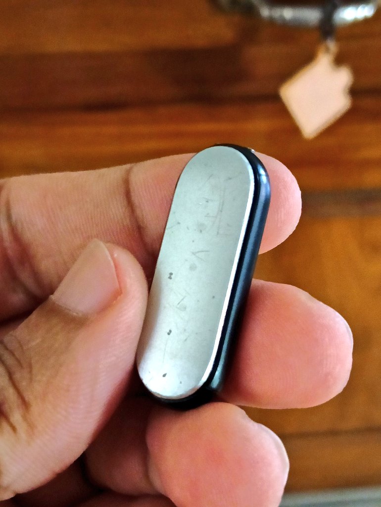 mvt_mashu's tweet image. I just found this legendary item from my old #TechCollection!

Hint: It’s a wearable product that was launched 🔙 in 2015.

Guess What ?? ???? 🤔

#Xiaomi @XiaomiIndia
@RedmiIndia @Xiaomi

@manukumarjain @Nisar_1987
