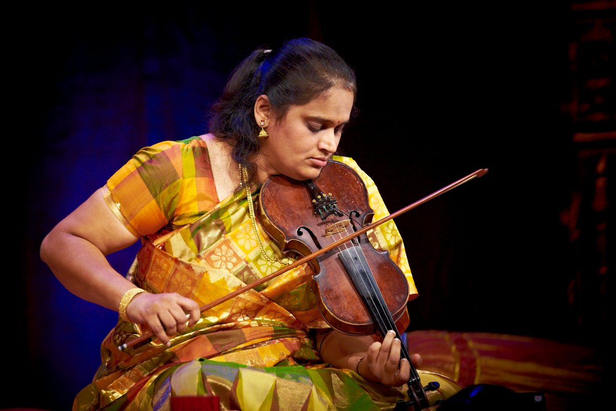 ✨Concert✨

Tomorrow (Thursday 24th) we welcome British-Indian violinist Jyotsna Srikanth.
Join us for a programme full of Carnatic inspired music. 
Jyotsna will be accompanied by Karun Salvady on the mridangam 🎵

📅Thursday 24th October
📌University's Concert Hall
⏰1:10-2pm