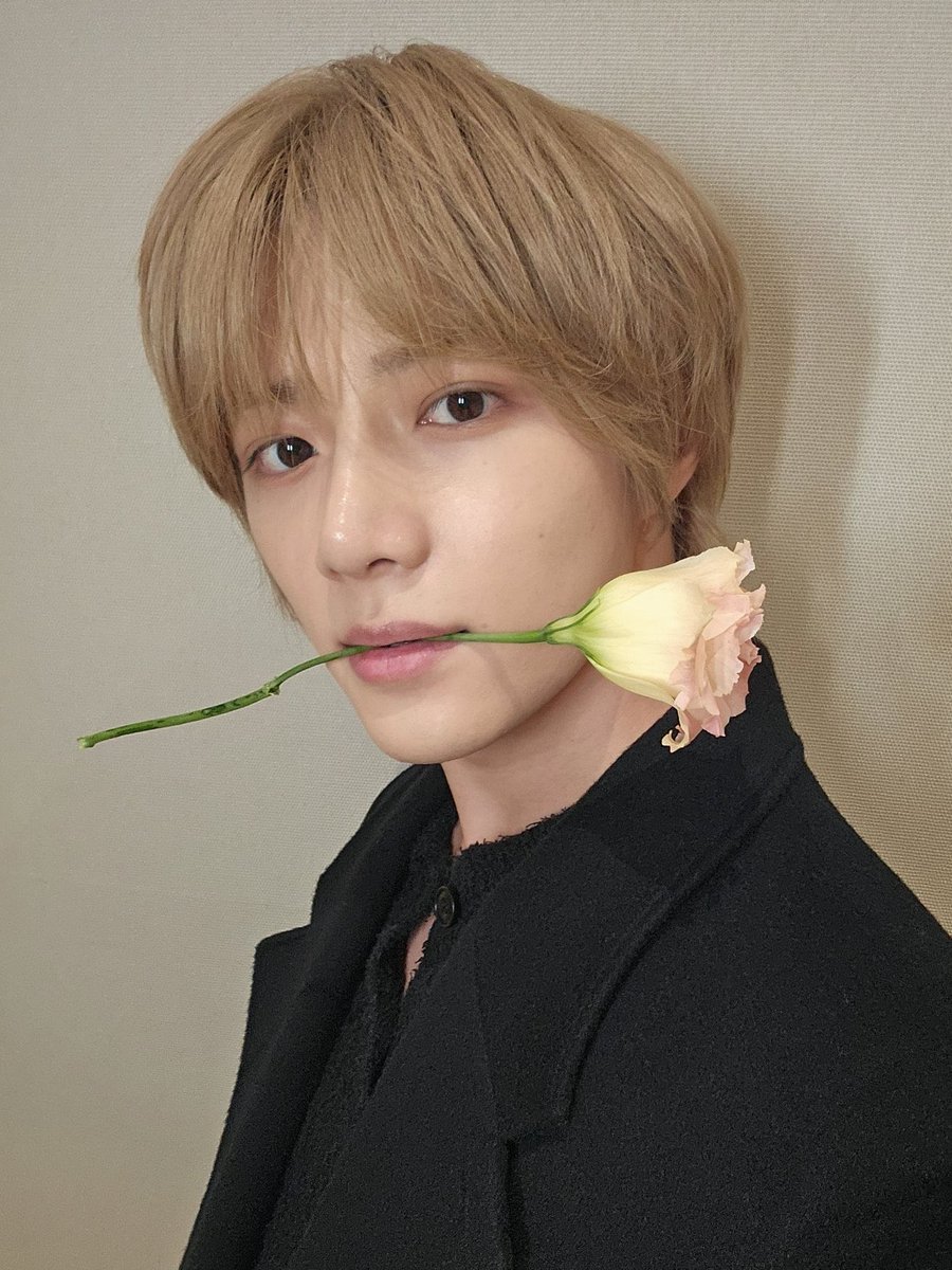 beomiedeul's tweet photo. if you dont                     you dont deserve
love me at my               me at my https://t.co/PsCO0Royd9