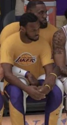 501inthe503's tweet photo. @HoopMixOnly Not much room on the bench. https://t.co/sZklqChU21