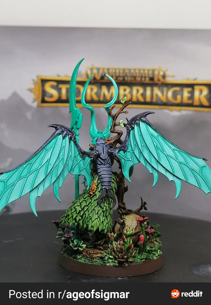 BedeTheBard's tweet photo. This cat and his gf created a phenomenal Warhammer Age of Sigmar miniature!  I can't even clip the sprues properly lol

#WarhammerCommunity https://t.co/CHOROHUMXo