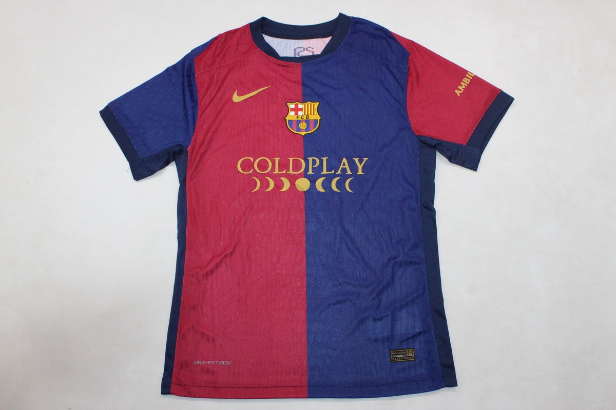 CamisetasGool's tweet photo. 🌟 ¡Novedad exclusiva! El Barcelona lanza su nueva camiseta en colaboración con Coldplay 🎶🔵🔴
Una mezcla perfecta de fútbol y música que no querrás perderte 🔥

Disponible por tiempo limitado⏳ ¡Hazte con la tuya antes que nadie! Escríbenos por MD📩

#Barcelona #Coldplay #Barca https://t.co/gmVhXJonBk