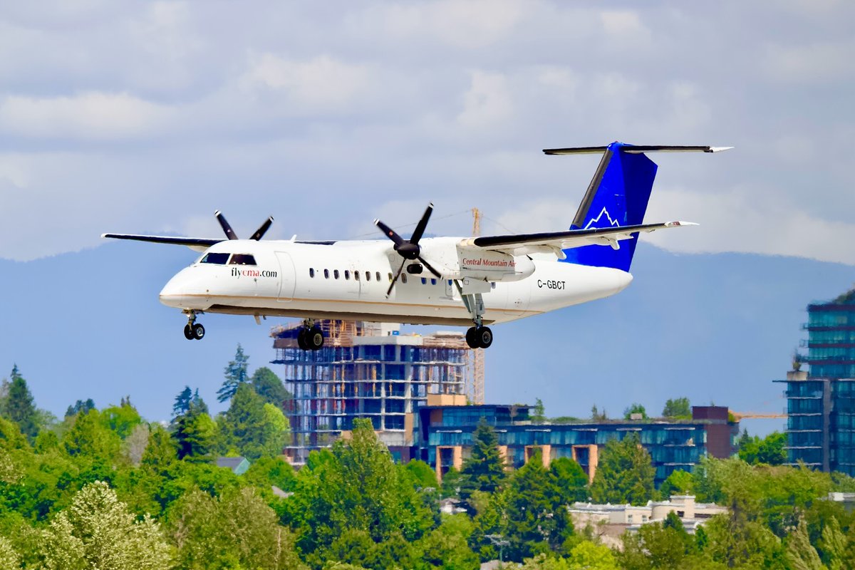 A beautiful capture of one of our Dash 8's on final approach in Vancouver ✈️⁠
⁠
We love seeing our aircraft through your eyes, don't forget to tag us and use #FlyCMA for a chance to be featured.⁠
⁠
📷: @yvr_spotter99