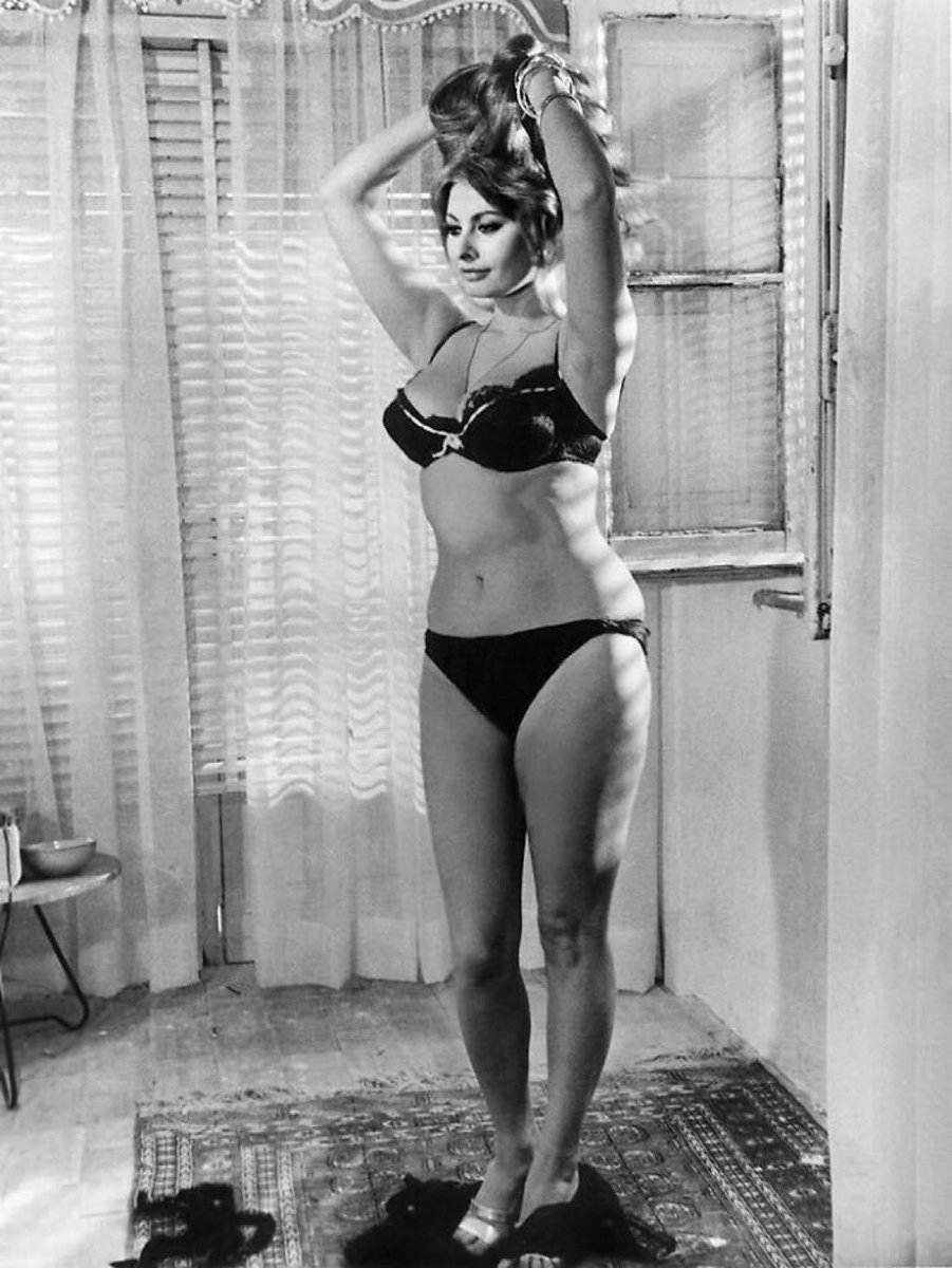 historigins's tweet photo. 10. I'd rather eat pasta and drink wine than be size 0." Sofia Loren, 1965 https://t.co/RoM7afqpCS