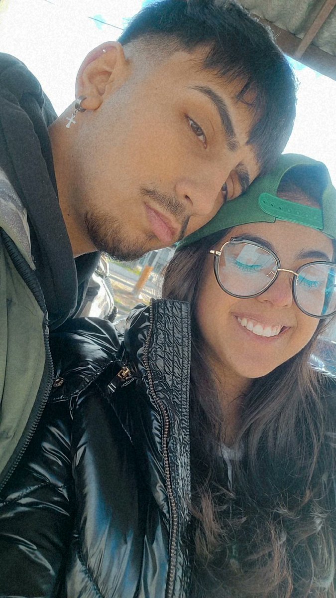lablackyy's tweet photo. Me enamore antes de besarte, antes de tocar tu piel.. Me enamore de ti esa noche en la que comenzamos a hablar, porque senti que eras mi persona. Conocerte fue y sigue siendo lo mejor que me ha pasado.
@Sebitaa_uy 🤍 https://t.co/A2Ma8Z2Rfk