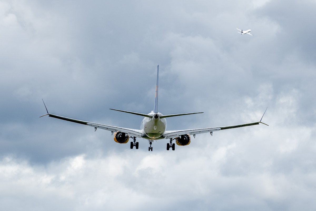 berlinairport's tweet photo. Are you feeling itchy feet? The winter flight schedule at #BER offers you attractive connections. A total of 69 airlines fly to 133 destinations in 50 countries. Where do you want to go this winter? #BERconnects https://t.co/bgDv0tTOLy https://t.co/JpnTSyBVdq
