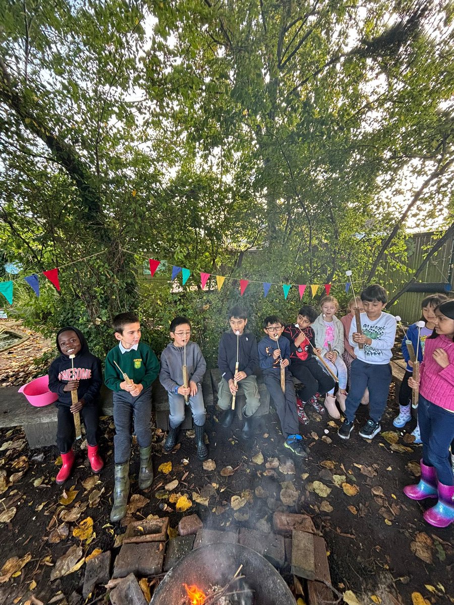 LEOforestschool's tweet photo. Year 3 had a fantastic time @cheamparkfarm Forest School with a Tree Party, working towards their Silver Award for the Green Tree School Awards from @WoodlandTrust! 🌳🍂 The children enjoyed tasty treats, fun games, and a great day in nature. #OutdoorLearning #GreenTreeSchool https://t.co/Qsh8YgmUVf
