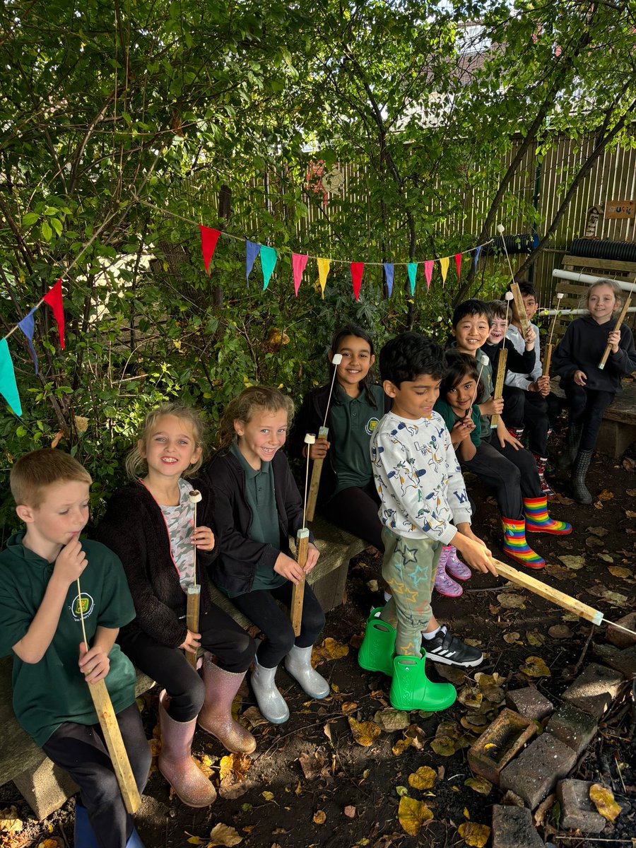 LEOforestschool's tweet photo. Year 3 had a fantastic time @cheamparkfarm Forest School with a Tree Party, working towards their Silver Award for the Green Tree School Awards from @WoodlandTrust! 🌳🍂 The children enjoyed tasty treats, fun games, and a great day in nature. #OutdoorLearning #GreenTreeSchool https://t.co/Qsh8YgmUVf