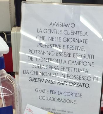 Erinni15's tweet photo. febbraio 2022 Alla cassa di un supermercato
"...nelle giornate prefestive e festive
potranno essere eseguiti dei
controlli a campione sulla SPESA
effettuata da chi non sia in possesso
di #greenpass rafforzato"
#covid #lockdown #greenpassbase #greenpass https://t.co/TmsfH7ayJu