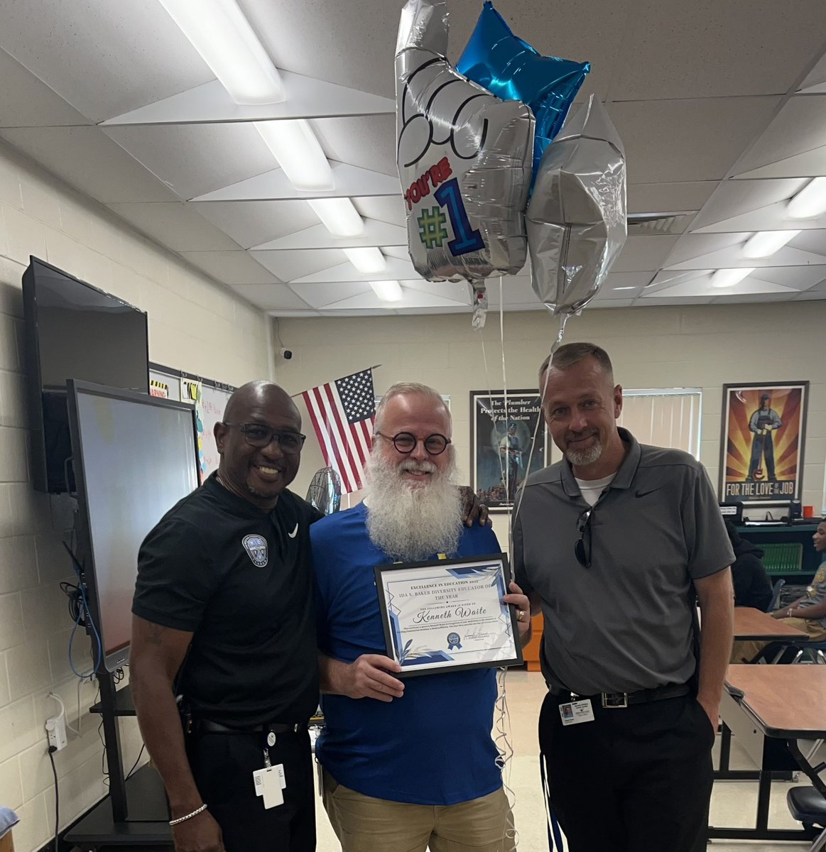 HCPSBW_BCA's tweet photo. We want to give Mr. Waite a big CONGRATULATIONS on being selected as the 2024-2025 Ida S. Baker Diversity Educator Of The Year!📚🛠️🪚@HillsboroughSch @VanAyresHCPS @KarenPerezTampa @WashingtonShake @HCPSBoard @MagnetHCPS @MrGuestSSC @JuliaSCohen @hcpsdgaines @hcpspears @HCPSJones https://t.co/9WtavS1bZw