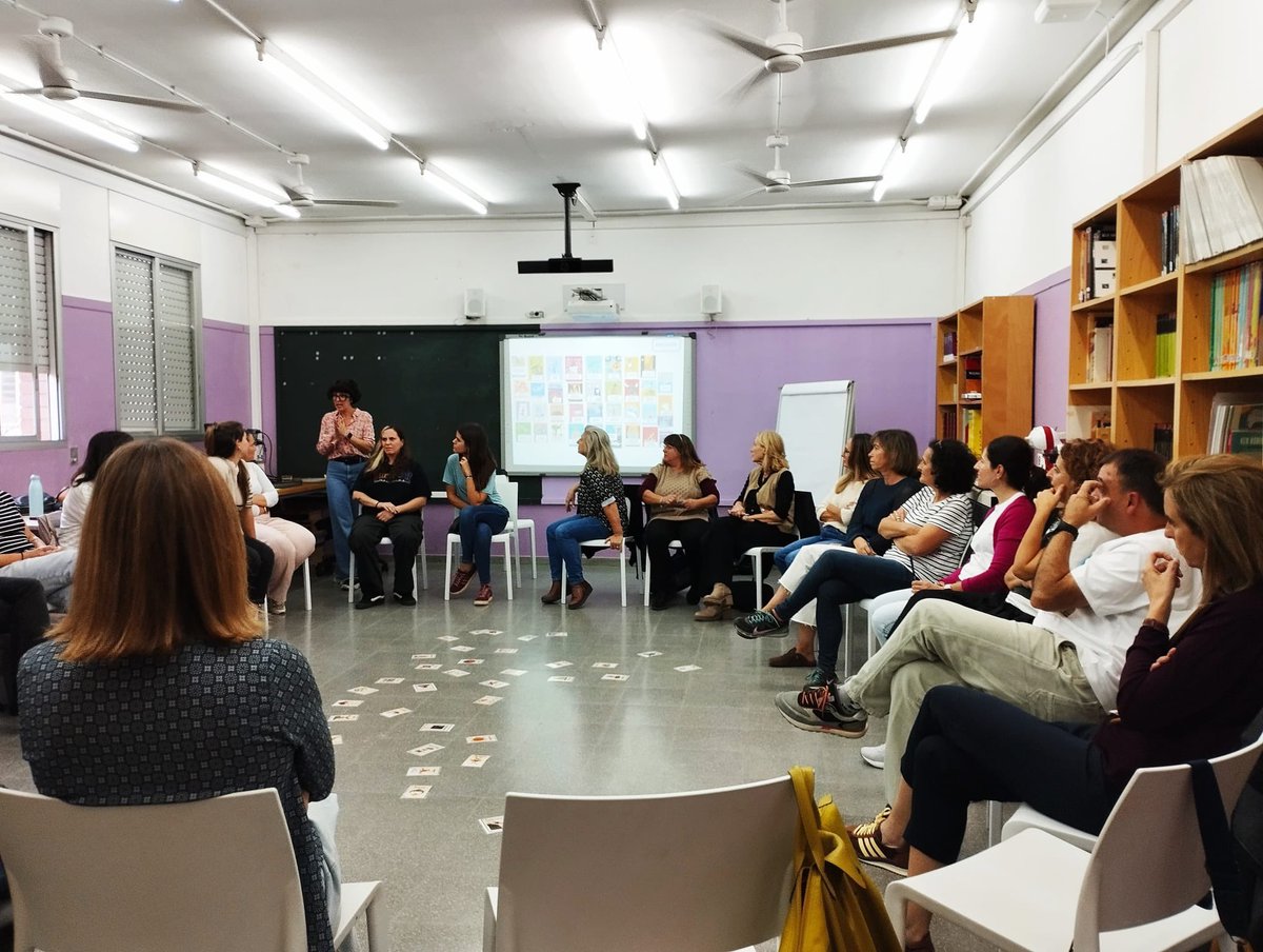 Professionals del Vallès Occidental es formen en pràctiques restauratives a la seu del SEVOC V (Cerdanyola del Vallès) <a href="/educaciocat/">Educació</a> <a href="/educaciovoc/">Serveis Territorials Vallès Occidental</a> <a href="/Cerdanyola/">Cerdanyola</a>